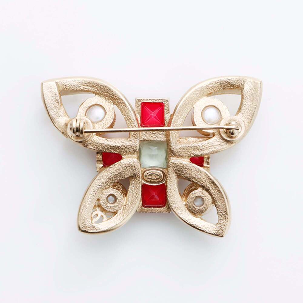 CHANEL Red Brooch - Picture 2 of 8